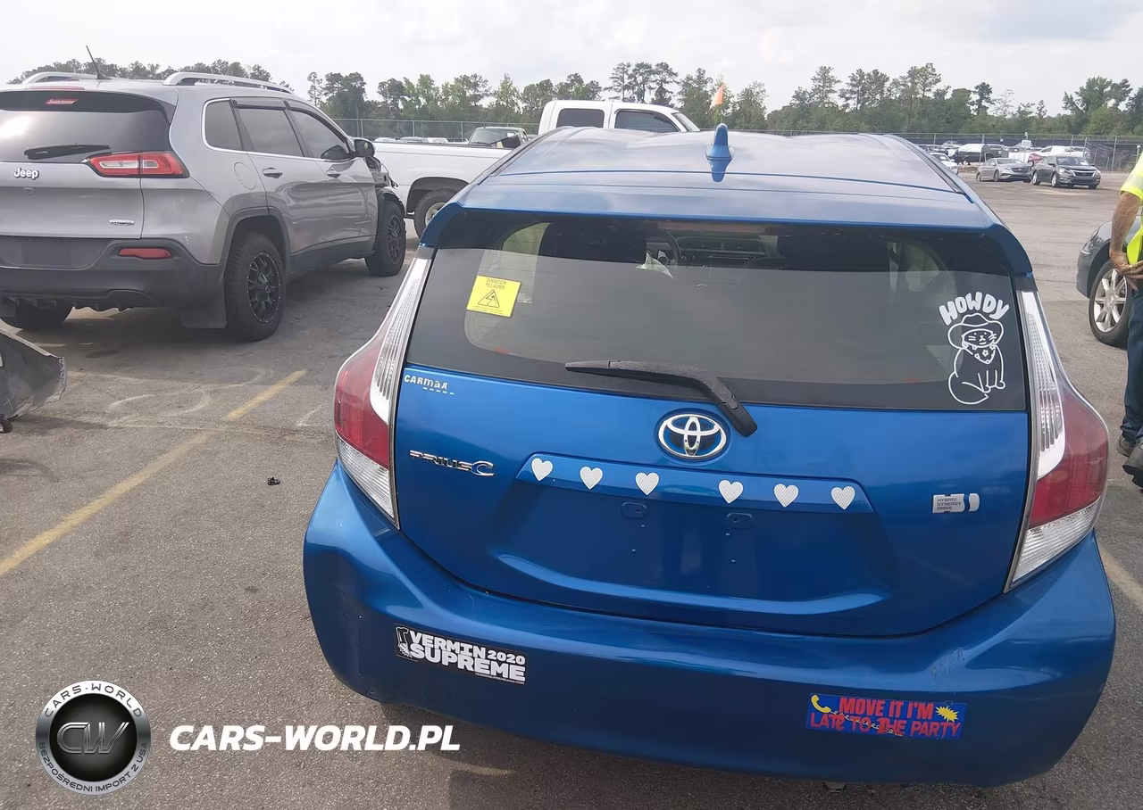 2015 Toyota Prius C Two VIN:JTDKDTB34F1115189 - 17