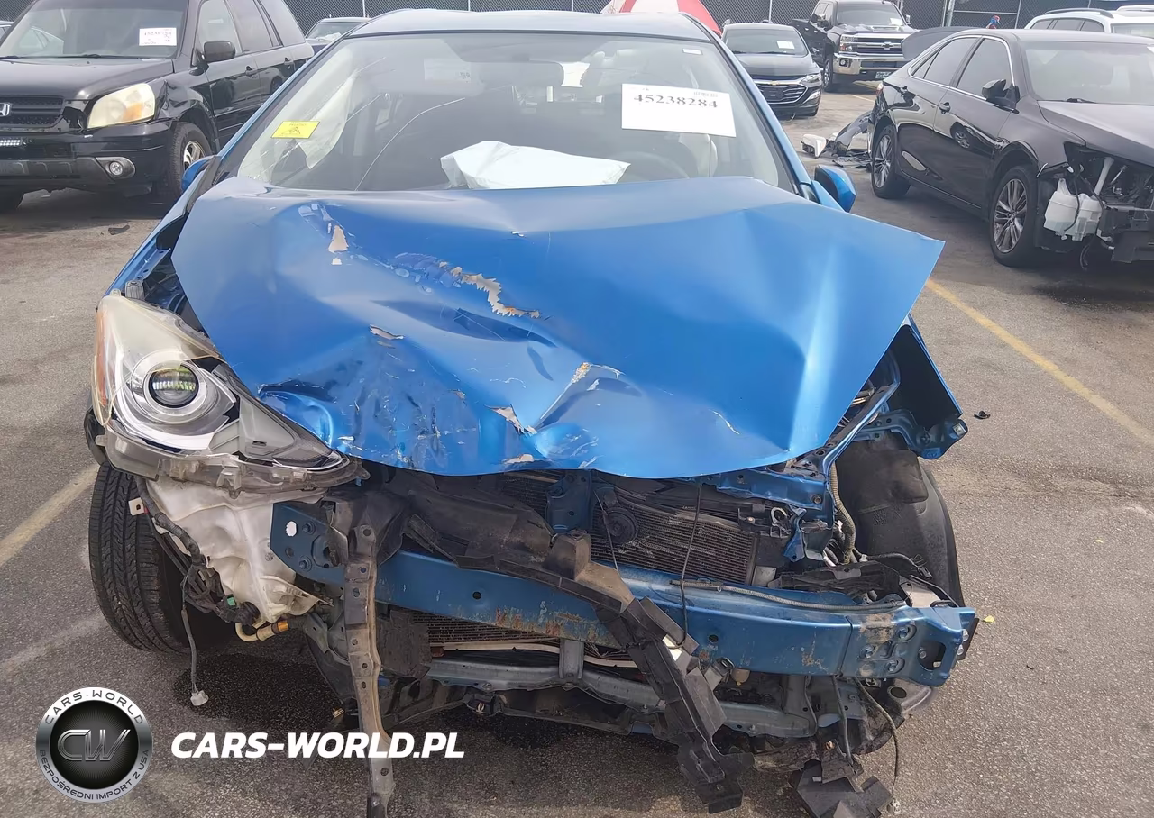 2015 Toyota Prius C Two VIN:JTDKDTB34F1115189 - 6