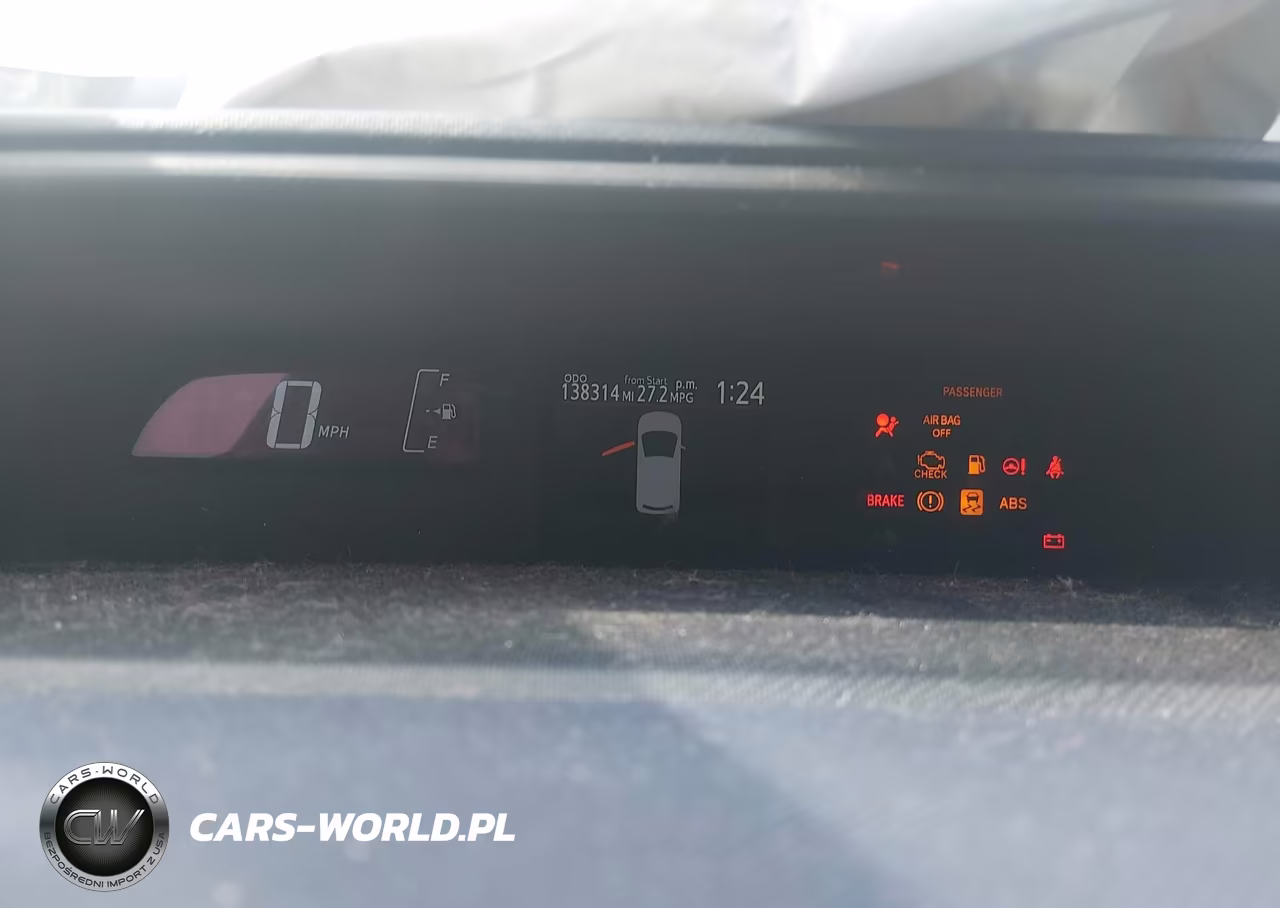 2015 Toyota Prius C Two VIN:JTDKDTB34F1115189 - 7
