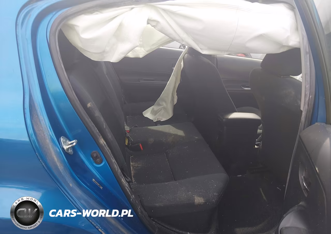 2015 Toyota Prius C Two VIN:JTDKDTB34F1115189 - 8