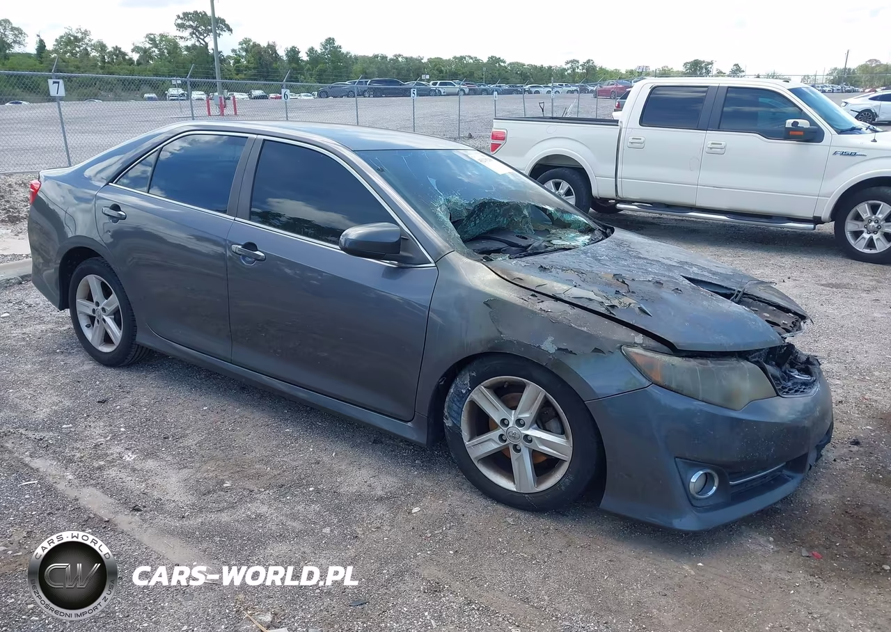 2014 Toyota Camry Se – zdjęcie 1 z 11