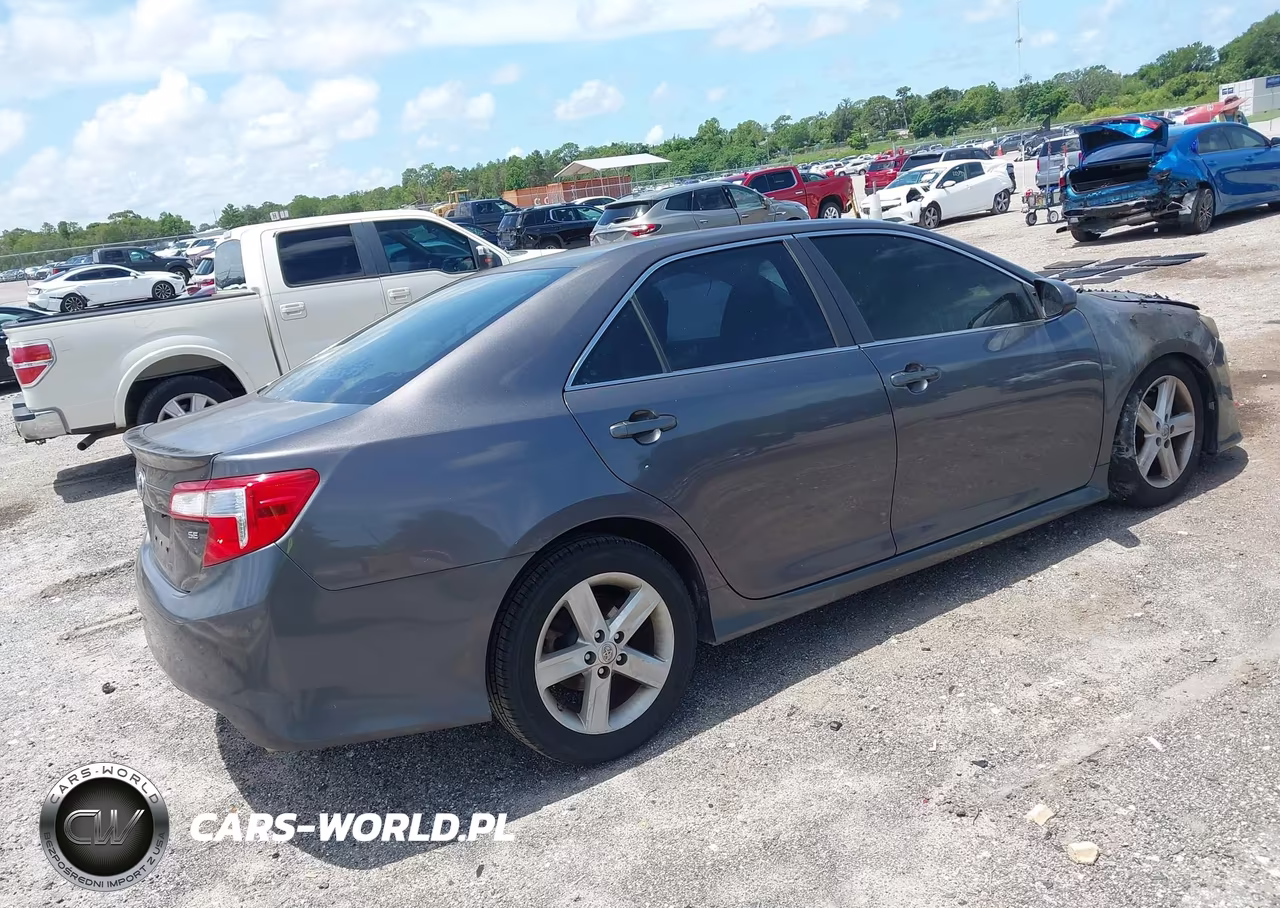 2014 Toyota Camry Se VIN:4T1BF1FK1EU814403 - 4