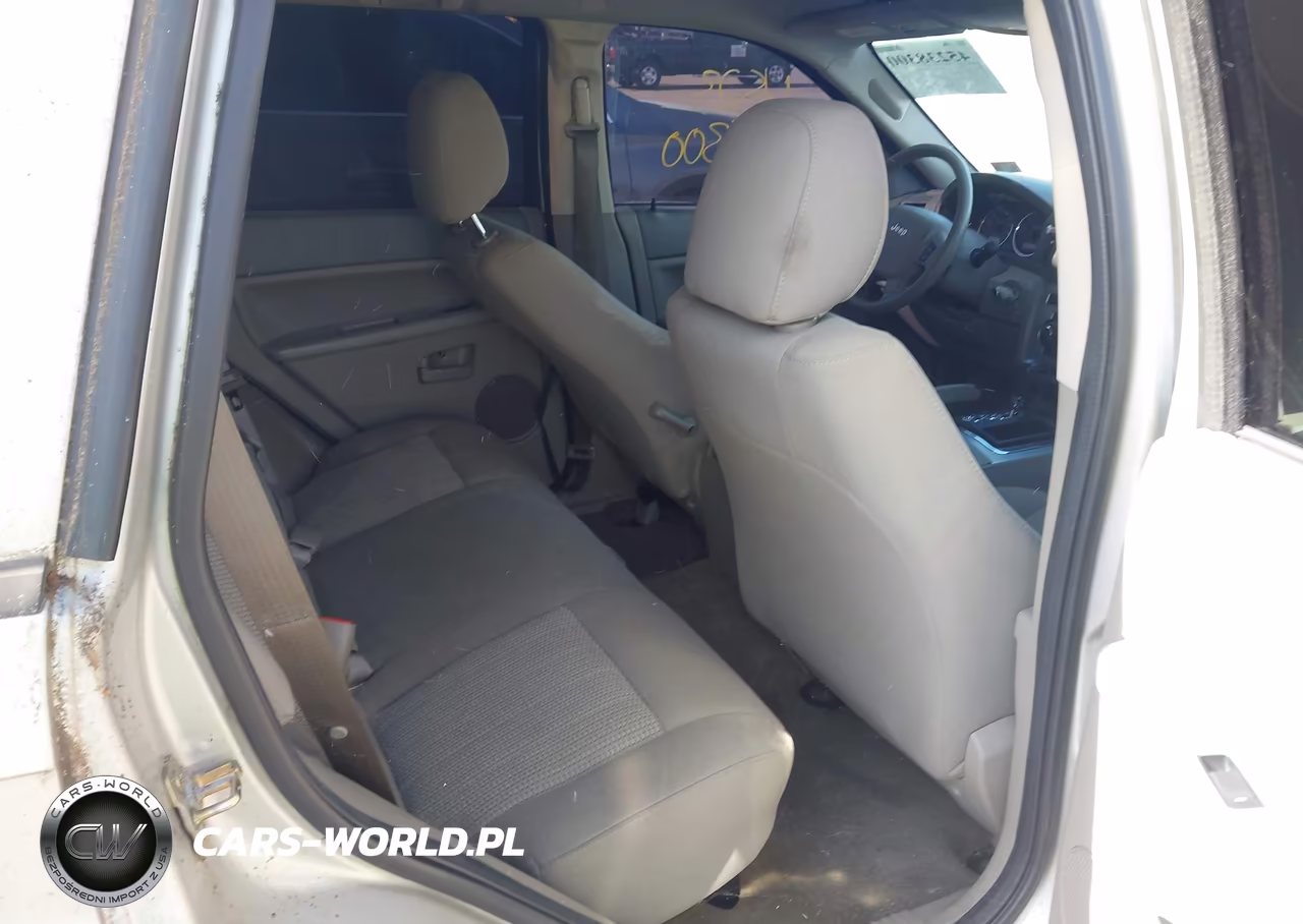 2007 Jeep Grand Cherokee Laredo VIN:1J8GR48K97C513766 - 8