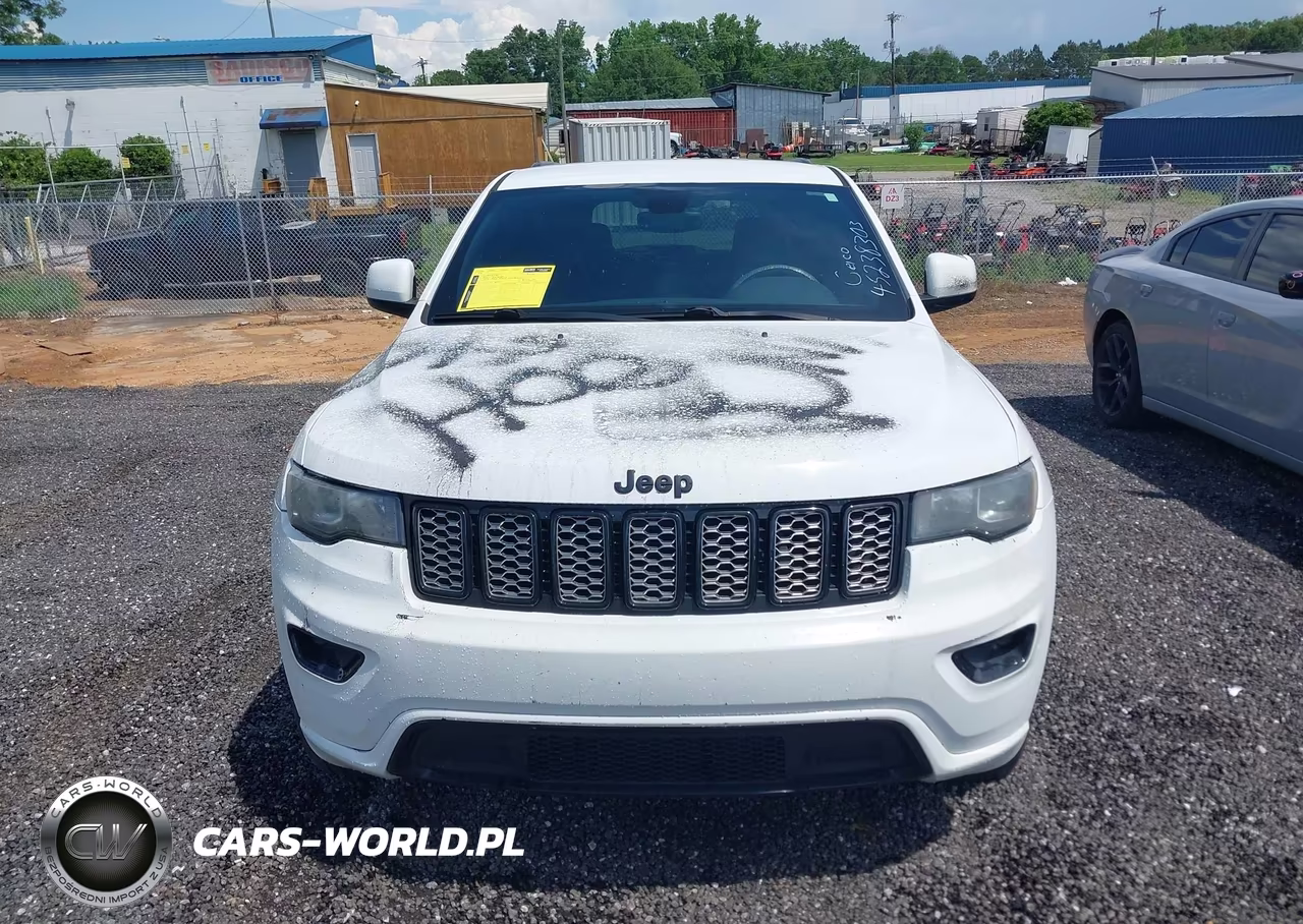 2018 Jeep Grand Cherokee Altitude 4X2 VIN:1C4RJEAGXJC168838 - 12