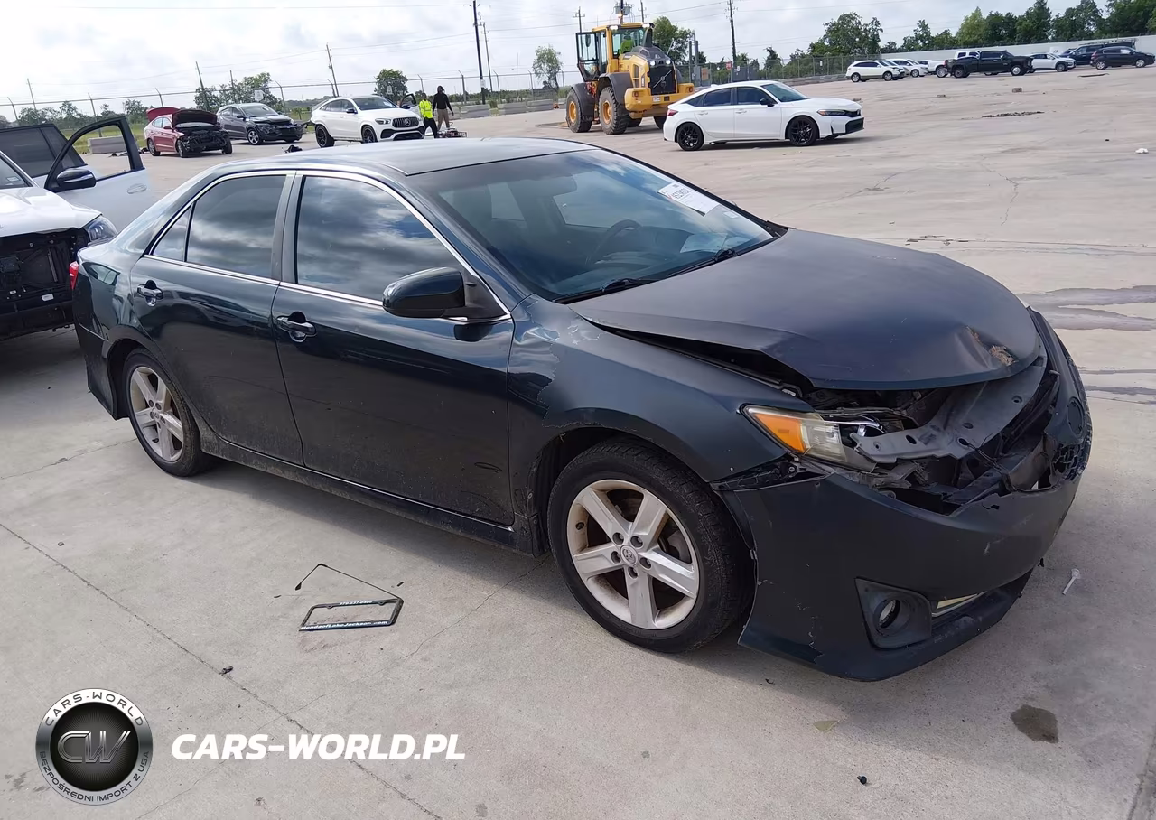 2013 Toyota Camry Se – zdjęcie 1 z 16