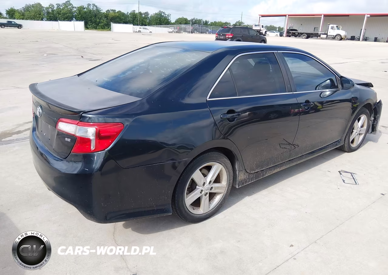 2013 Toyota Camry Se VIN:4T1BF1FK4DU216479 - 4