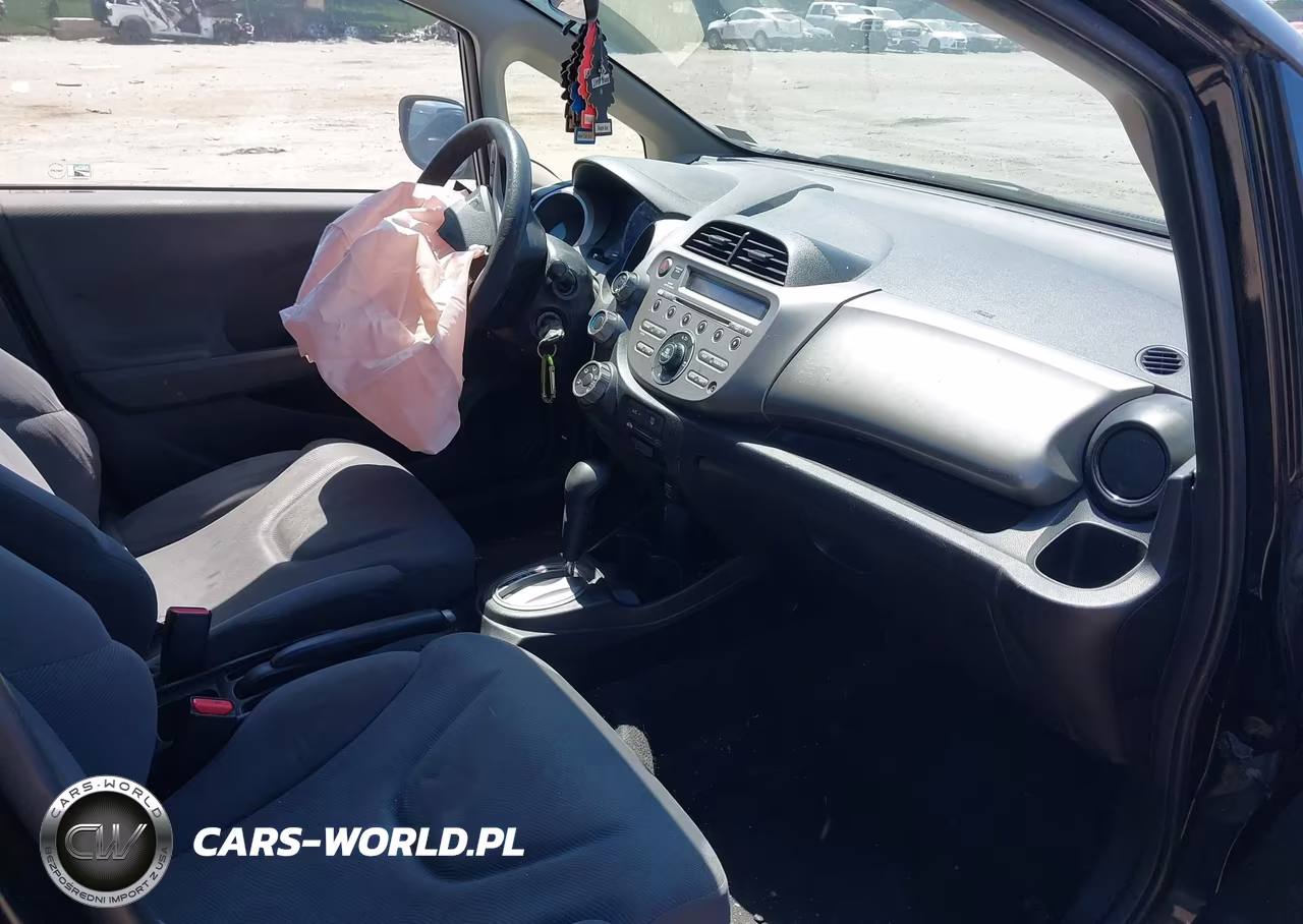 2012 Honda Fit VIN:JHMGE8H30CS008121 - 5