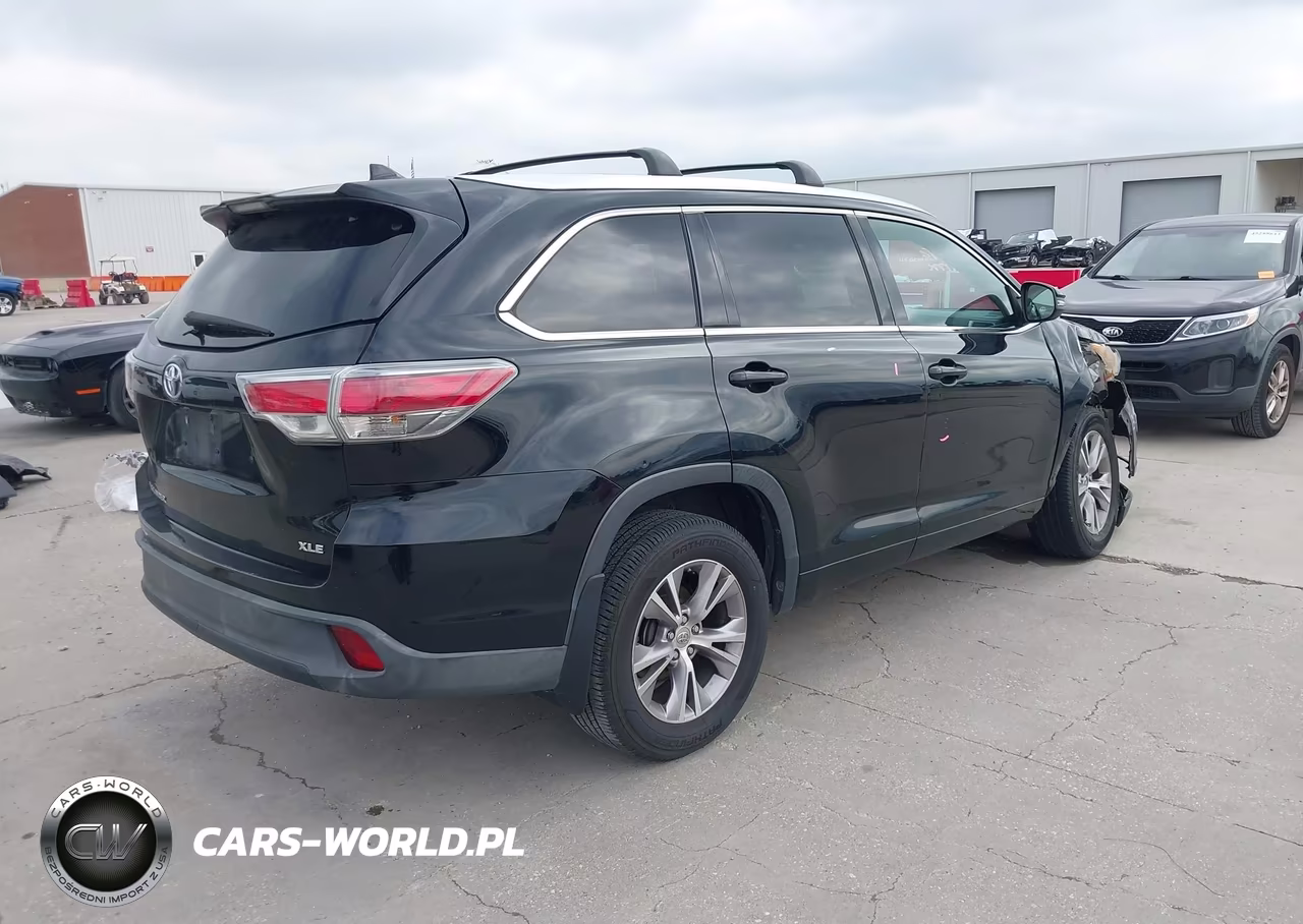 2015 Toyota Highlander Xle V6 VIN:5TDKKRFH9FS087214 - 4