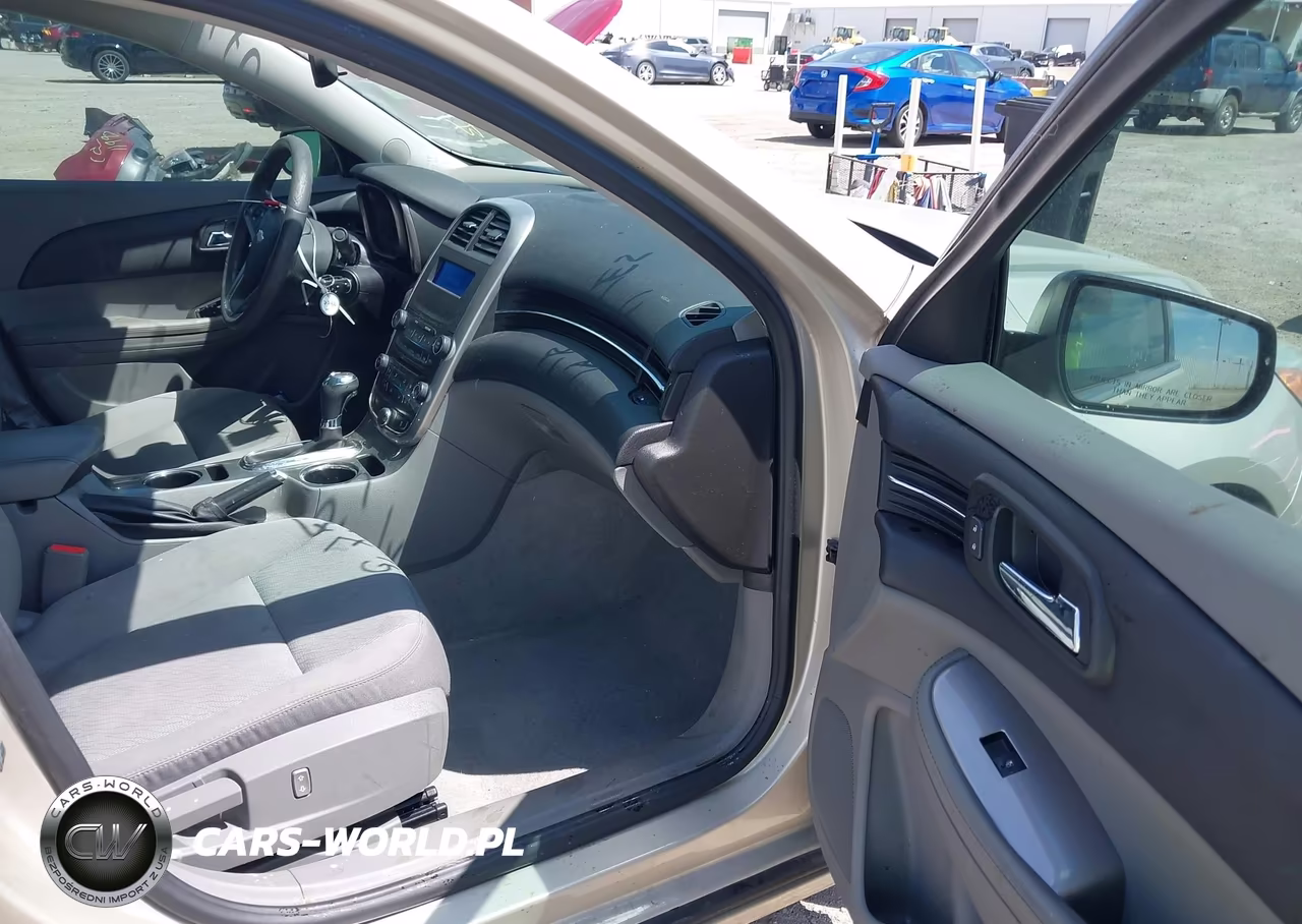 2015 Chevrolet Malibu Ls VIN:1G11B5SL2FF181085 - 5