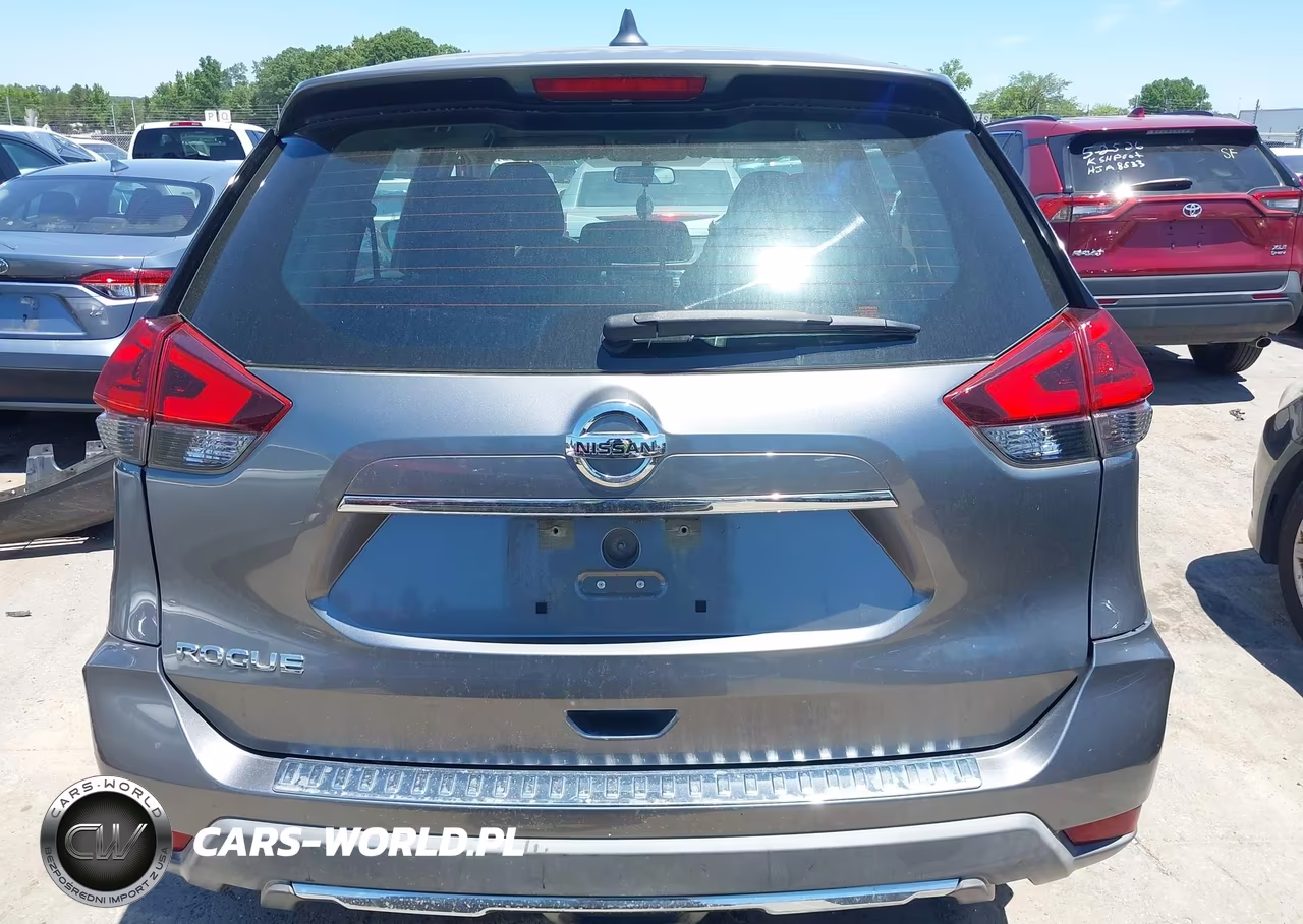 2018 Nissan Rogue S VIN:KNMAT2MT8JP578500 - 17