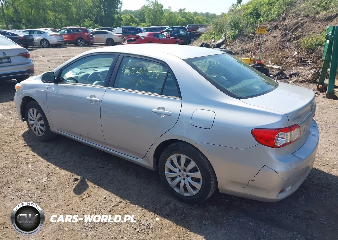 2013 Toyota Corolla Le VIN:2T1BU4EE6DC101077 - 3