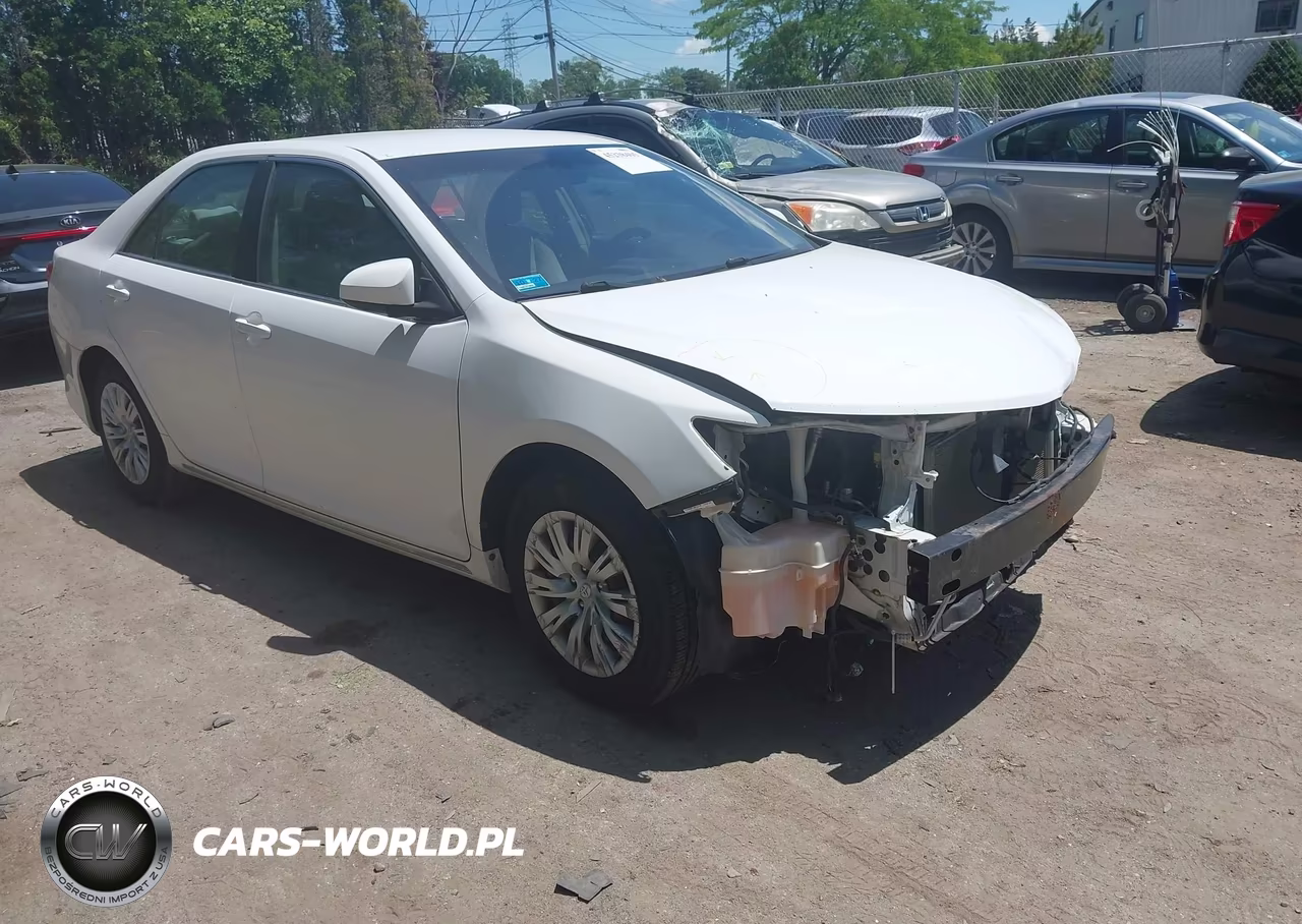 2012 Toyota Camry Le – zdjęcie 1 z 11