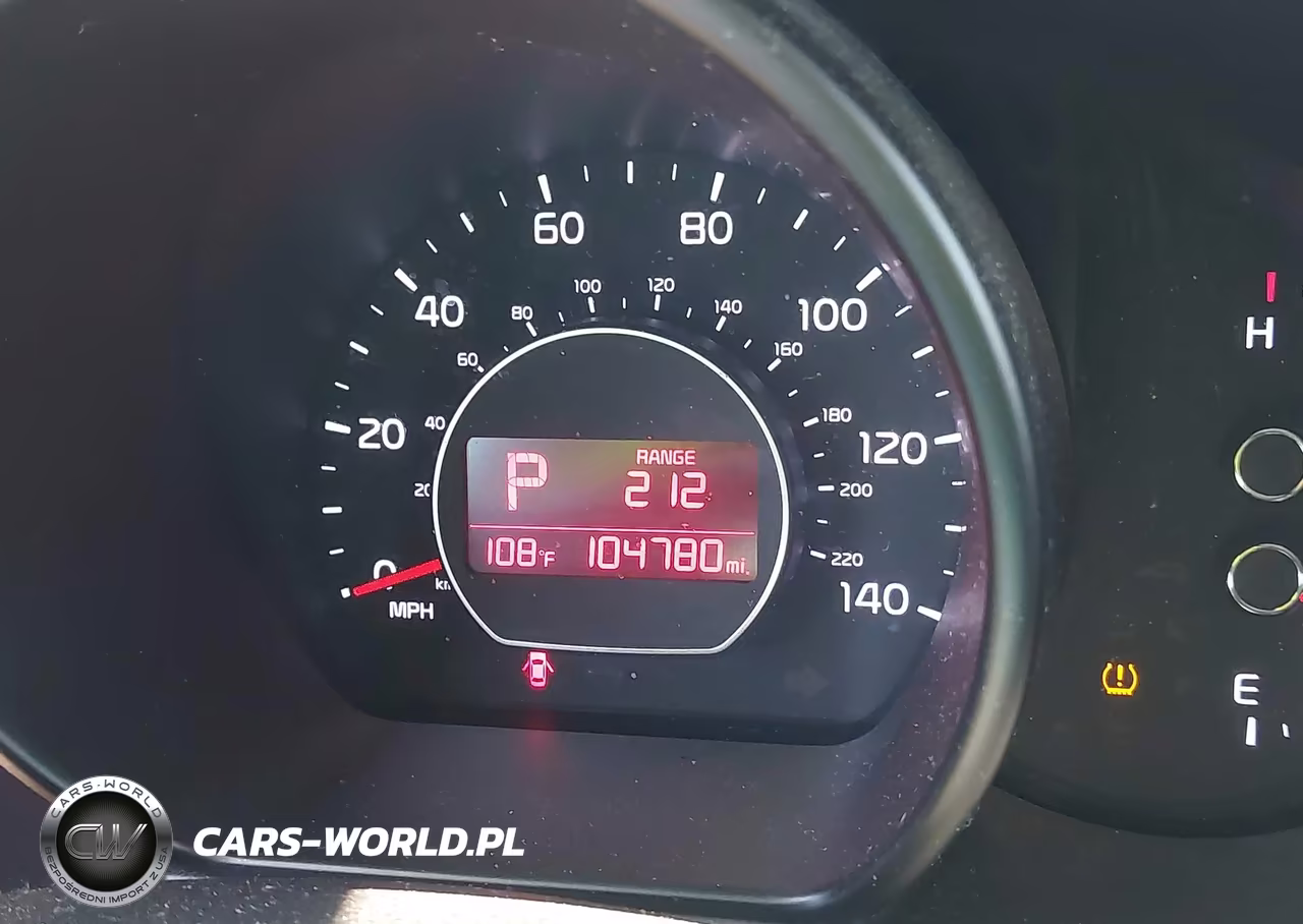2018 Kia Soul + VIN:KNDJP3A5XJ7892424 - 16