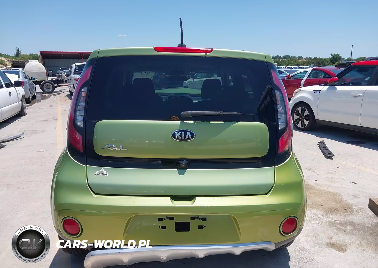 2018 Kia Soul + VIN:KNDJP3A5XJ7892424 - 17