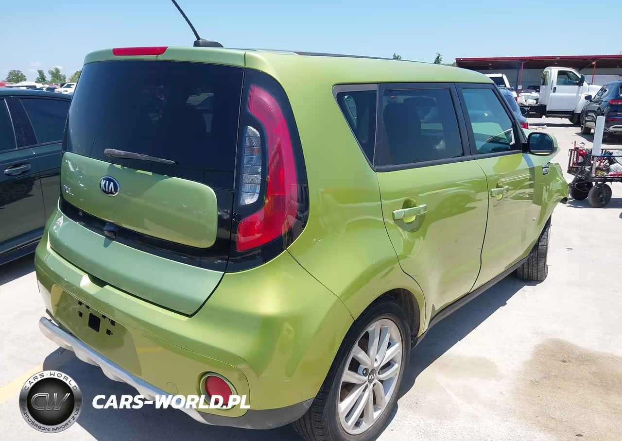 2018 Kia Soul + VIN:KNDJP3A5XJ7892424 - 4