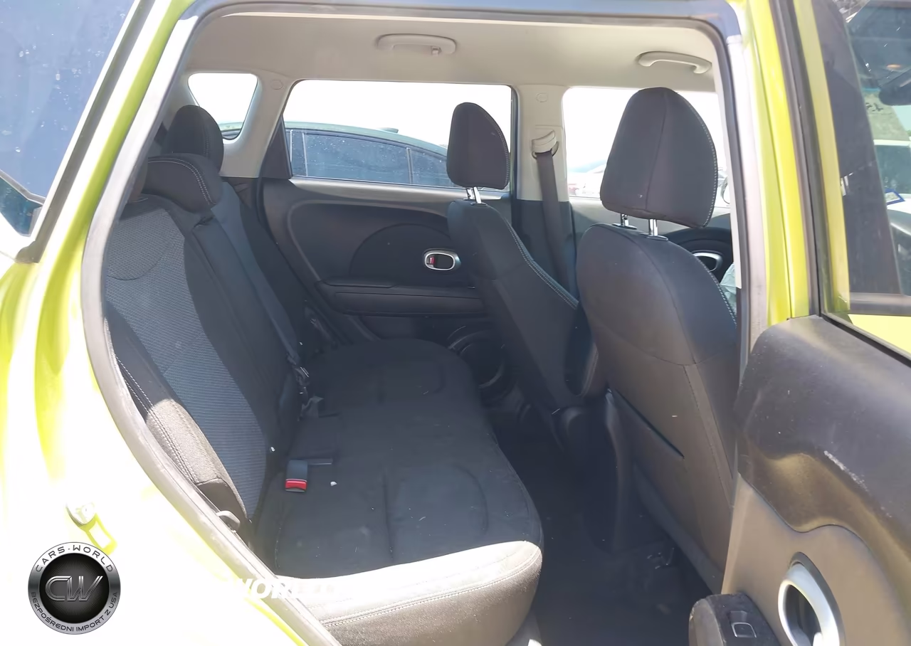2018 Kia Soul + VIN:KNDJP3A5XJ7892424 - 8