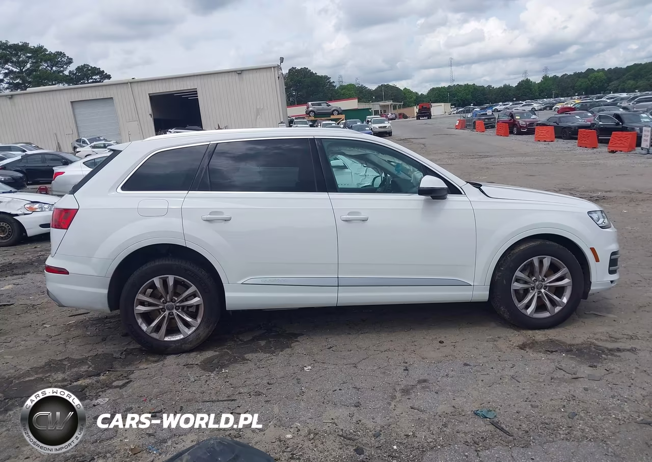 2018 Audi Q7 3.0T Premium VIN:WA1LAAF72JD032960 - 13