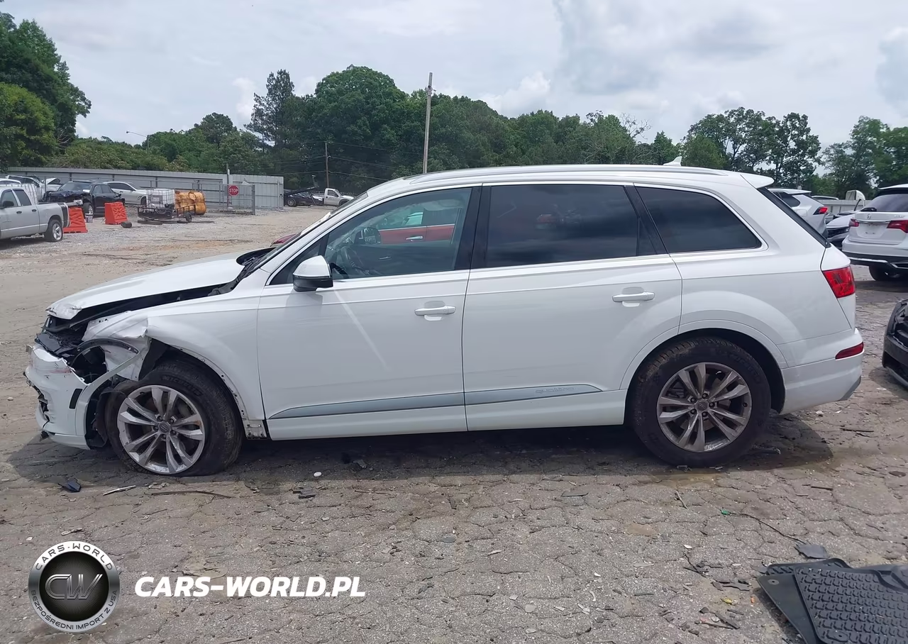 2018 Audi Q7 3.0T Premium VIN:WA1LAAF72JD032960 - 14