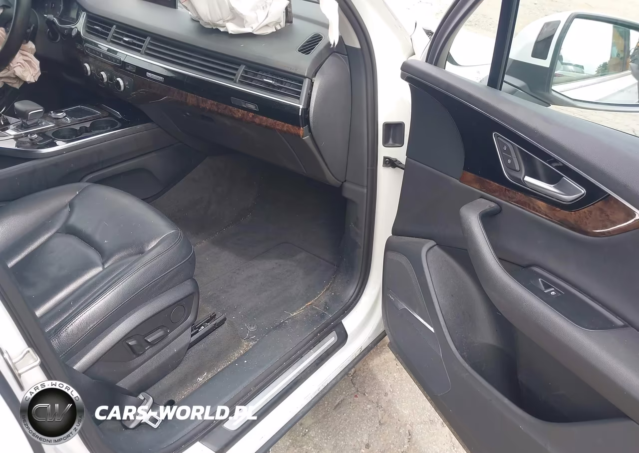 2018 Audi Q7 3.0T Premium VIN:WA1LAAF72JD032960 - 5