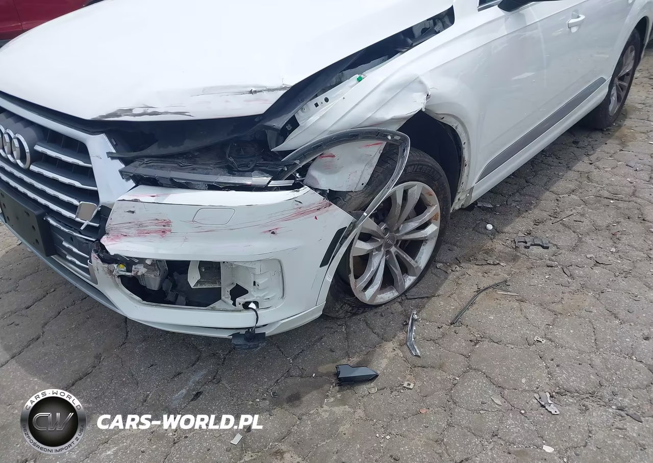 2018 Audi Q7 3.0T Premium VIN:WA1LAAF72JD032960 - 6
