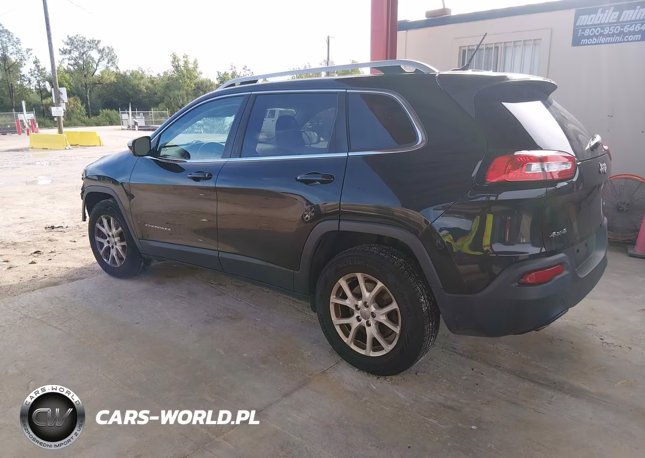 2015 Jeep Cherokee Latitude VIN:1C4PJMCB2FW745306 - 14