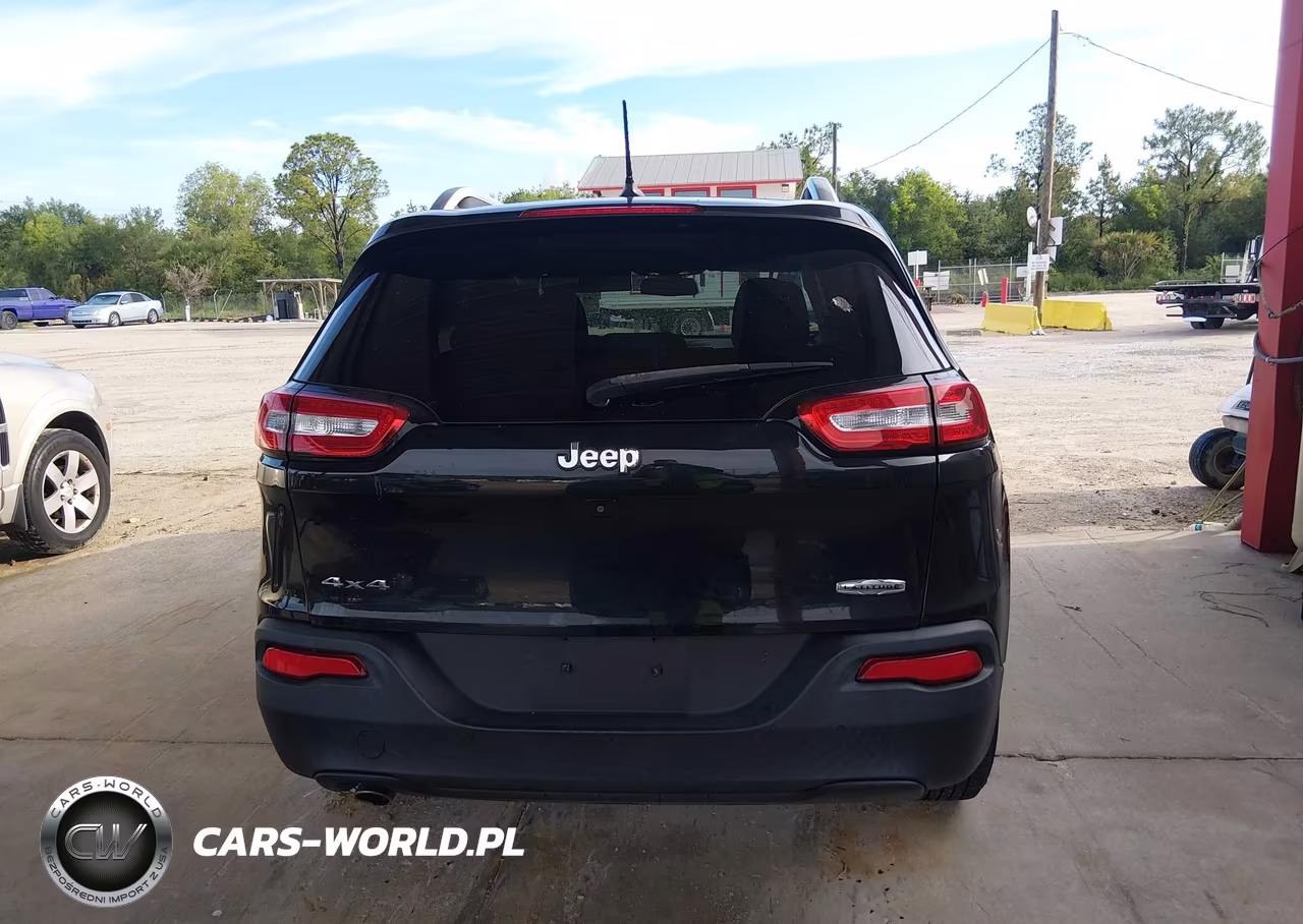 2015 Jeep Cherokee Latitude VIN:1C4PJMCB2FW745306 - 16