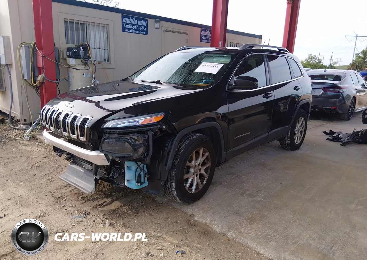 2015 Jeep Cherokee Latitude VIN:1C4PJMCB2FW745306 - 2