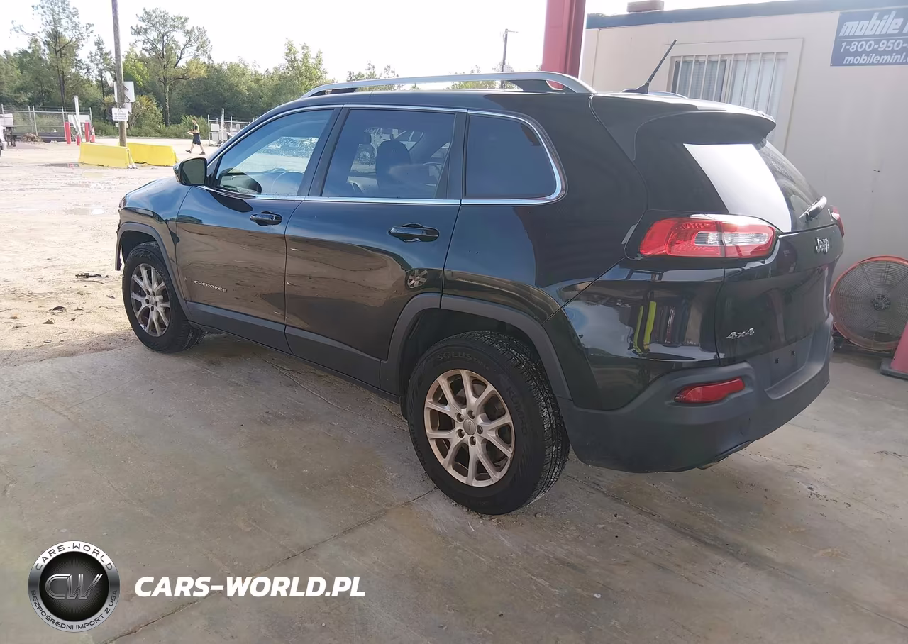 2015 Jeep Cherokee Latitude VIN:1C4PJMCB2FW745306 - 3