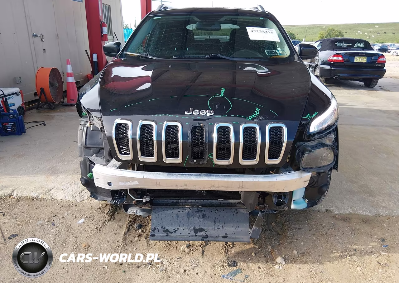 2015 Jeep Cherokee Latitude VIN:1C4PJMCB2FW745306 - 6