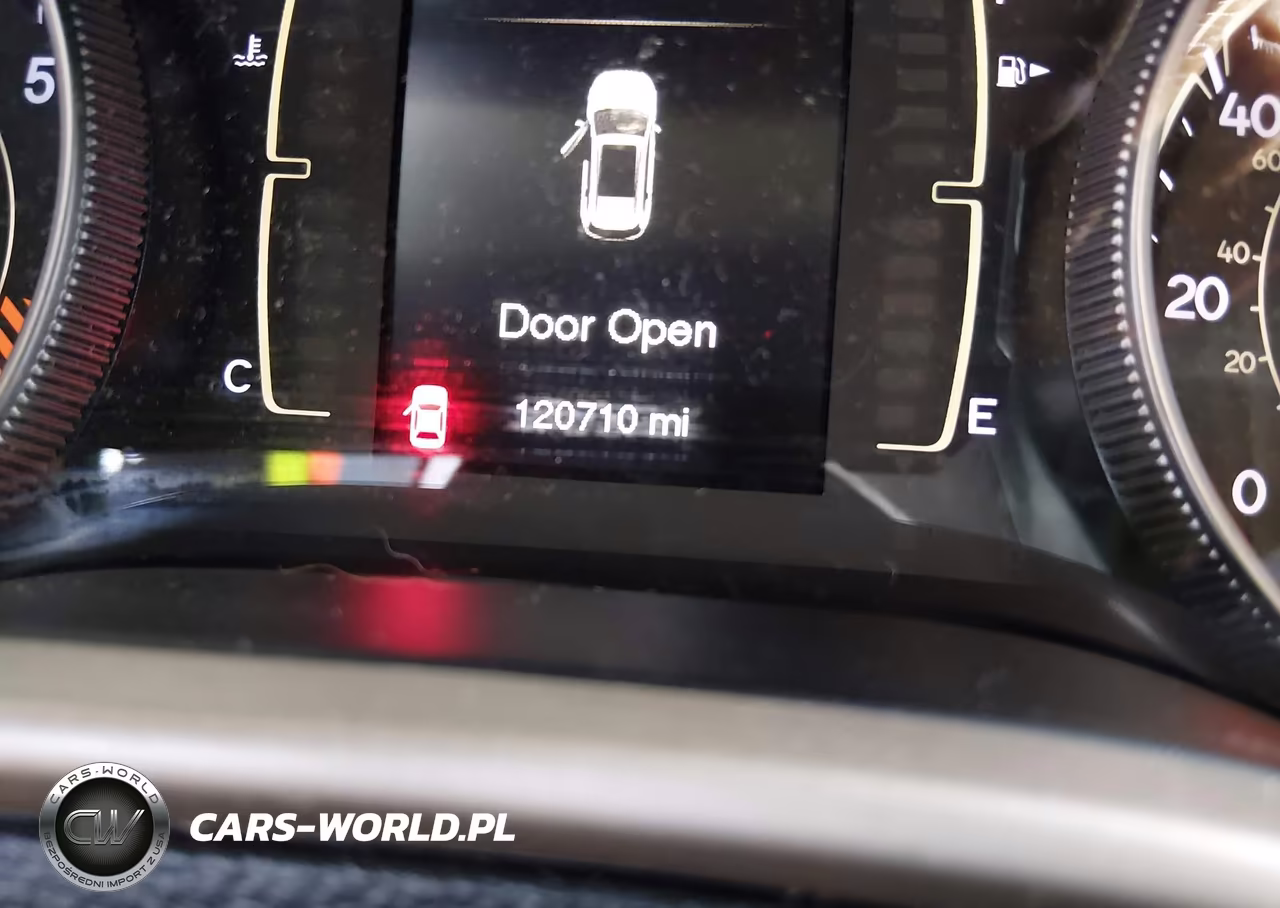 2015 Jeep Cherokee Latitude VIN:1C4PJMCB2FW745306 - 7