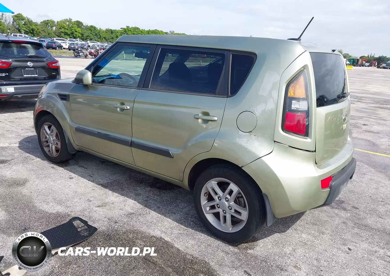 2011 Kia Soul + VIN:KNDJT2A21B7275071 - 3