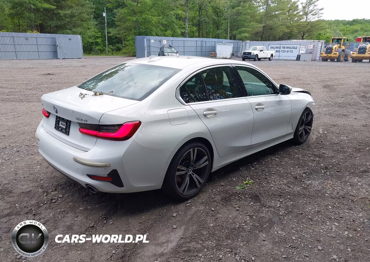 2021 BMW 330I xDrive VIN:3MW5R7J03M8C12161 - 4