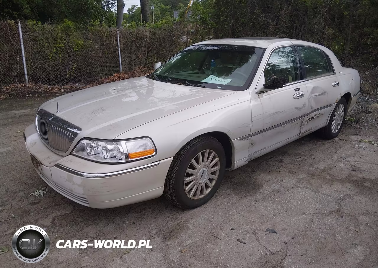 2004 Lincoln Town Car Signature VIN:1LNHM81W84Y687742 - 2
