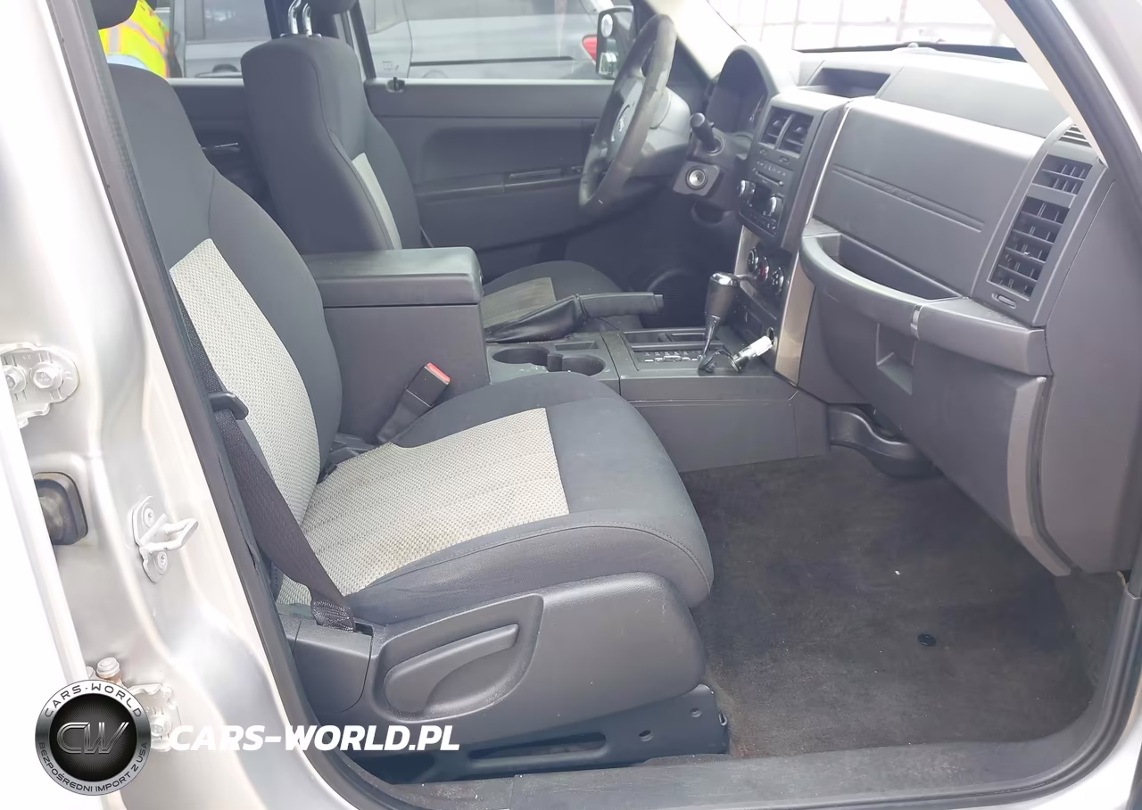 2010 Jeep Liberty Sport VIN:1J4PP2GK7AW133991 - 5