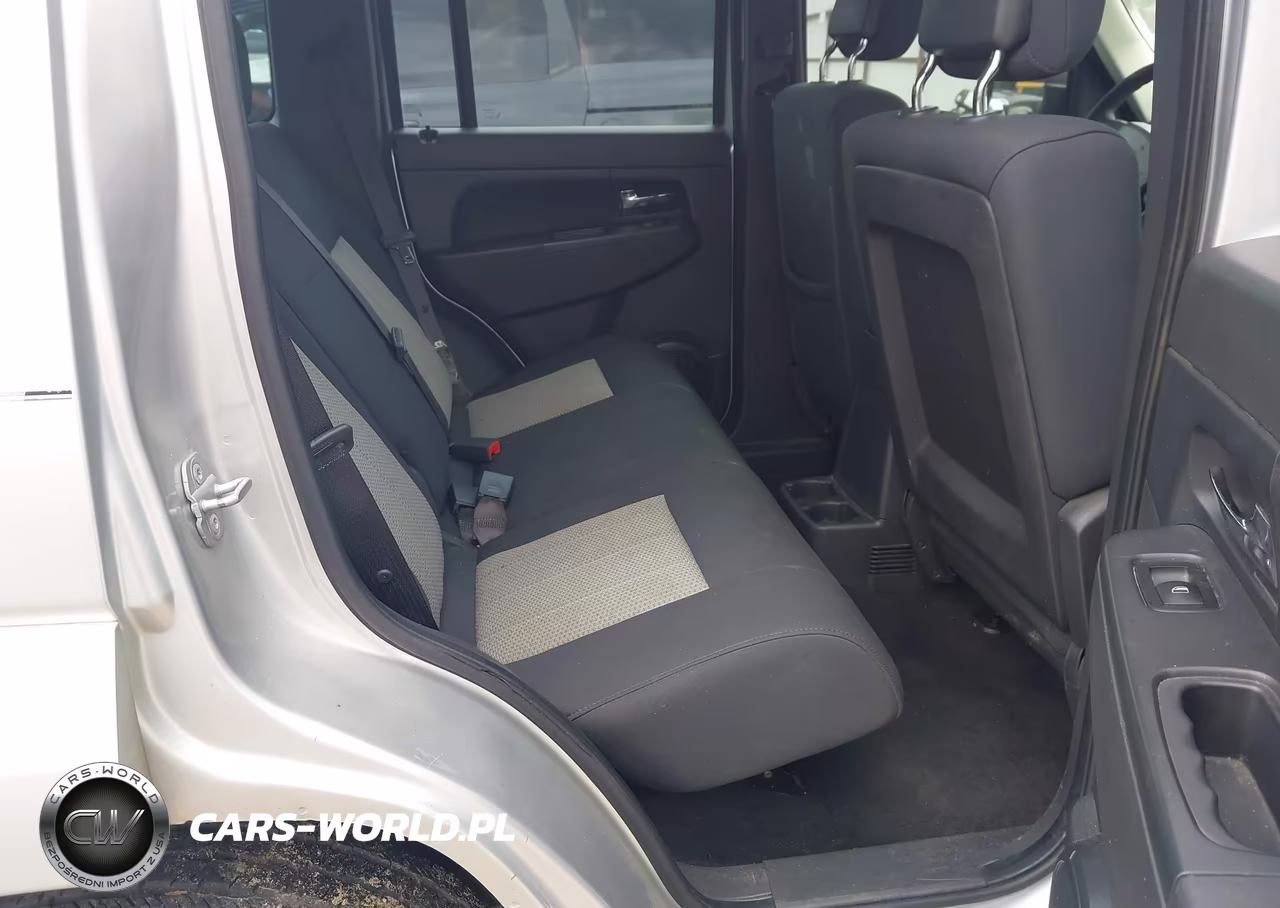 2010 Jeep Liberty Sport VIN:1J4PP2GK7AW133991 - 8