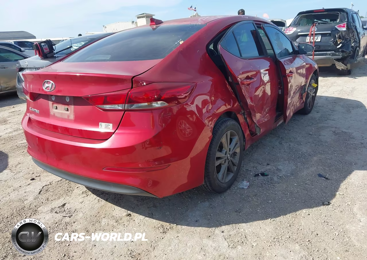 2018 Hyundai Elantra Sel VIN:5NPD84LFXJH347731 - 4