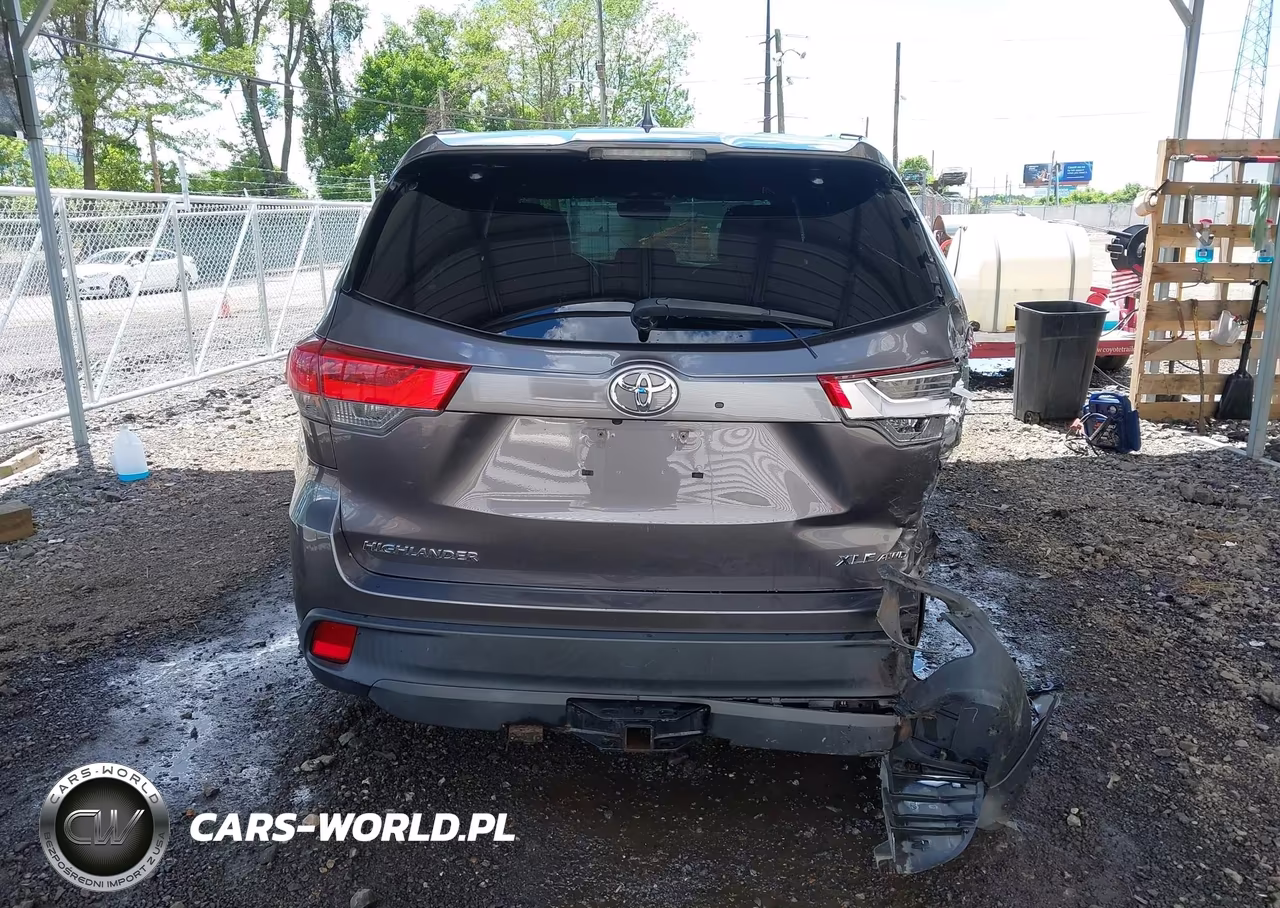 2018 Toyota Highlander Xle VIN:5TDJZRFH8JS542313 - 16