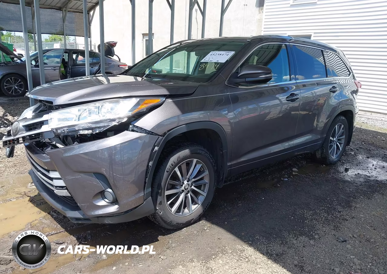 2018 Toyota Highlander Xle VIN:5TDJZRFH8JS542313 - 2