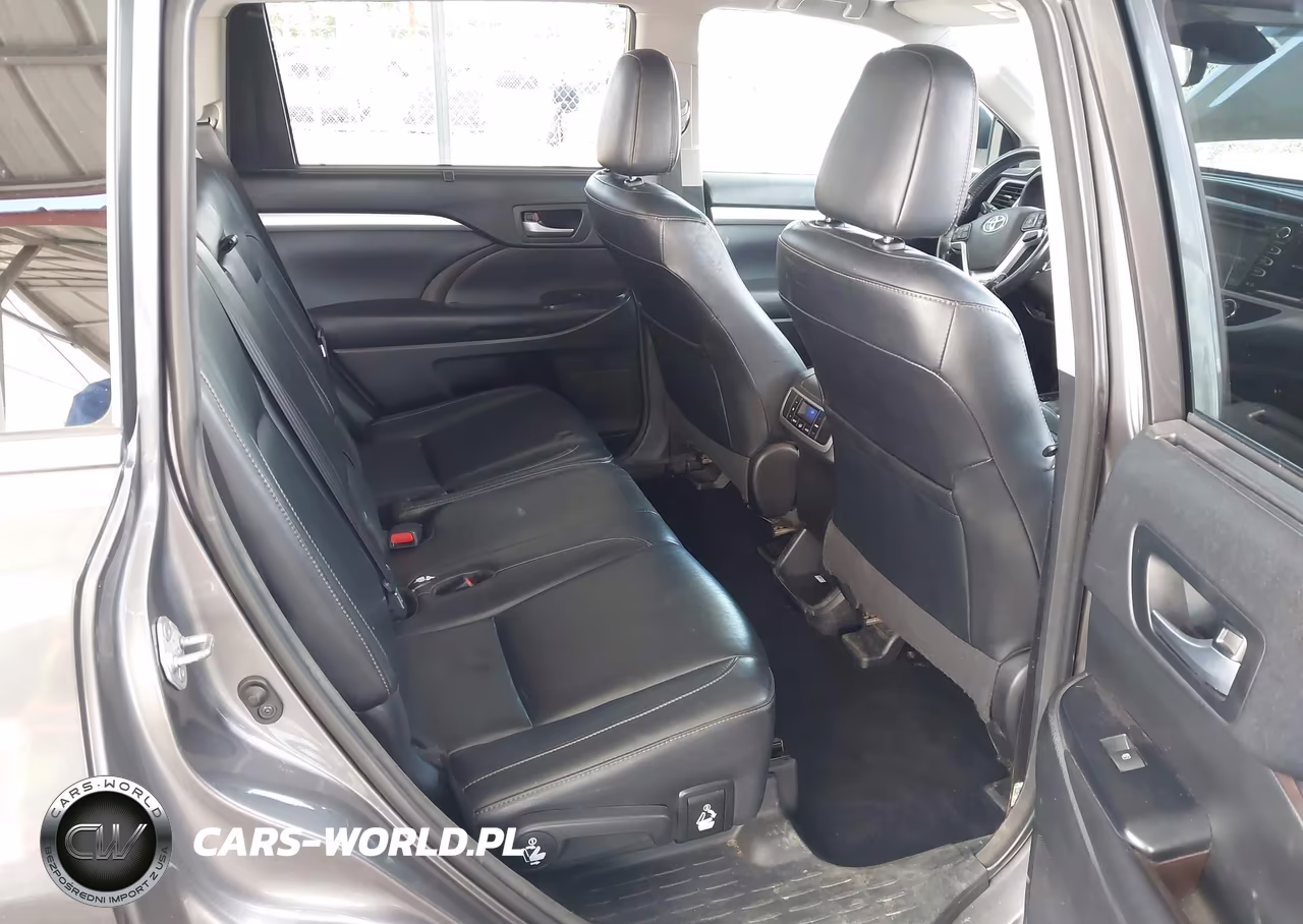 2018 Toyota Highlander Xle VIN:5TDJZRFH8JS542313 - 8