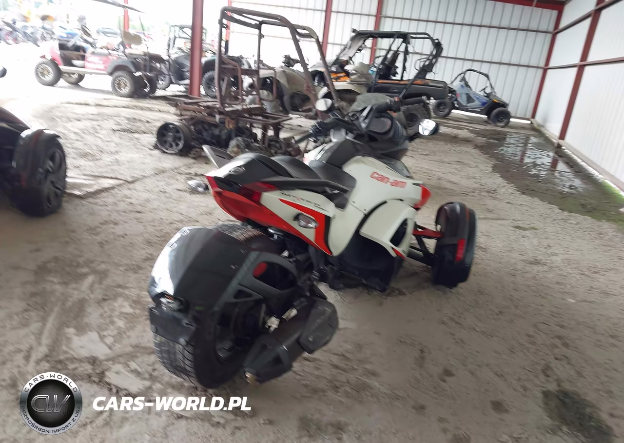 2015 Can-Am Spyder Roadster Rs-Rs-S-Rs-S Spec Series VIN:2BXNABC48FV000668 - 4