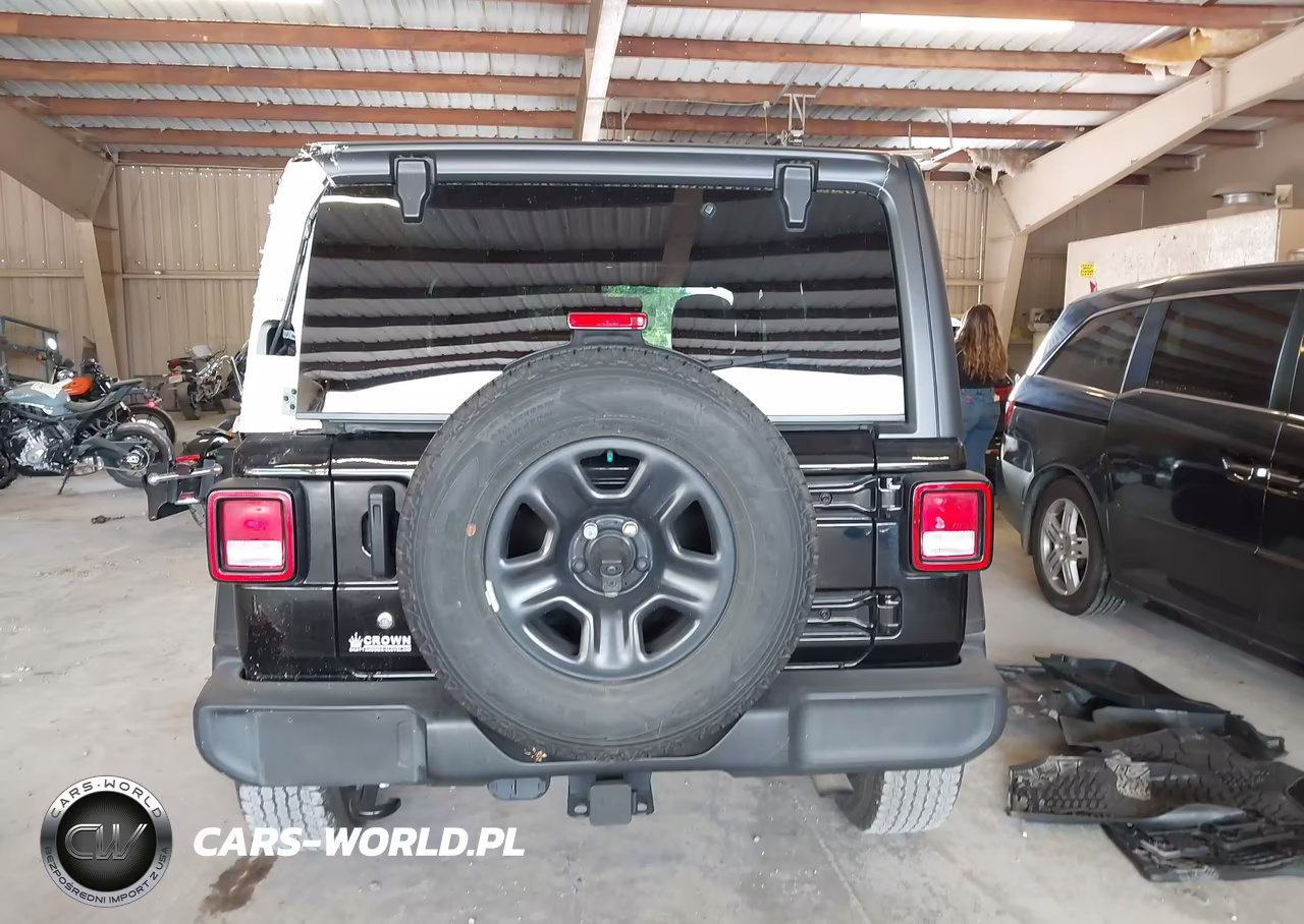 2021 Jeep Wrangler Unlimited Sport 4X4 VIN:1C4HJXDG2MW521577 - 16