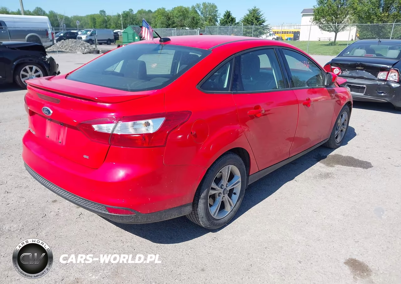 2012 Ford Focus Se VIN:1FAHP3F24CL336123 - 4