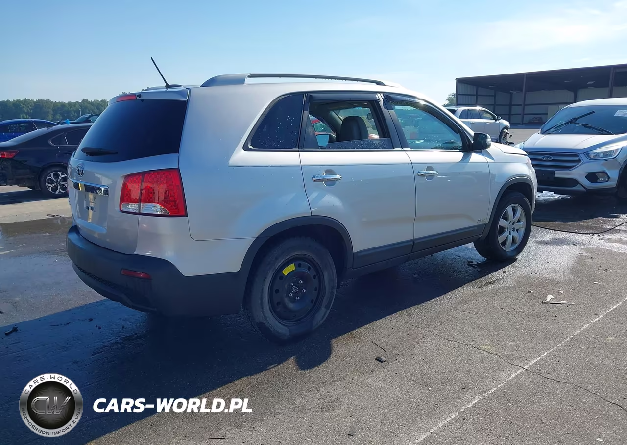 2012 Kia Sorento Lx V6 VIN:5XYKTDA26CG287186 - 4