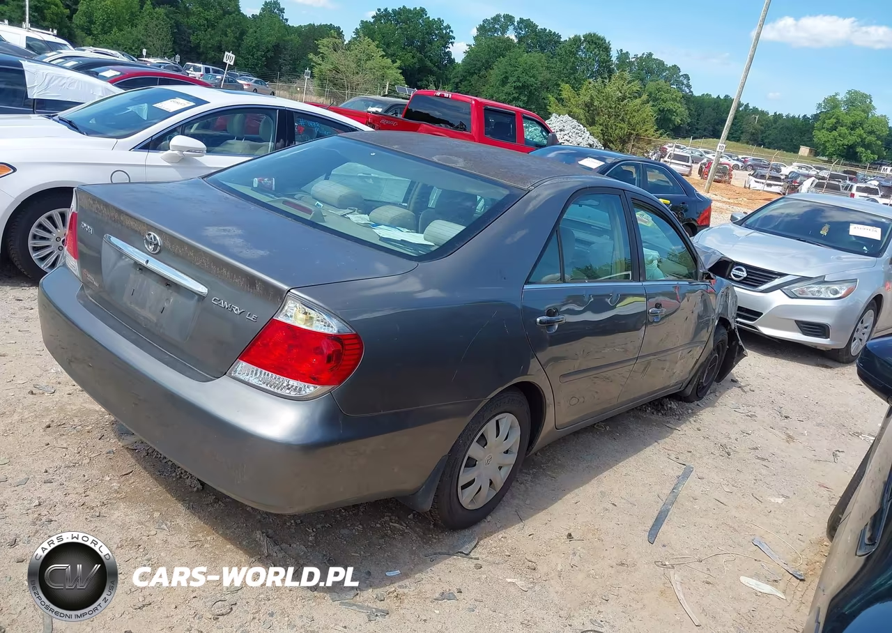 2006 Toyota Camry Le VIN:4T1BE32K26U738499 - 4