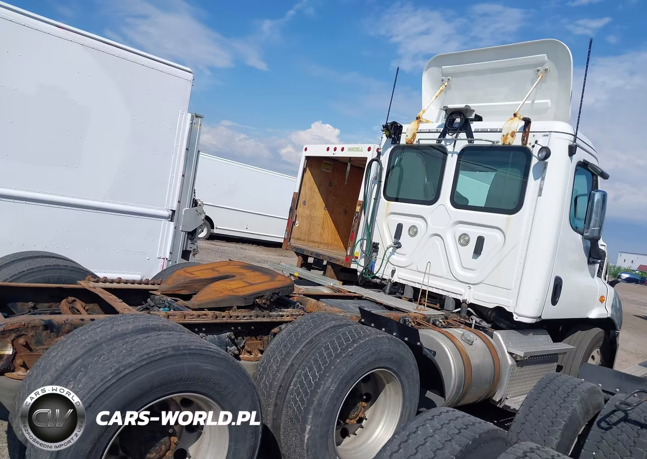 2013 Freightliner Cascadia 113 VIN:1FUJGBDV5DLBW4247 - 13