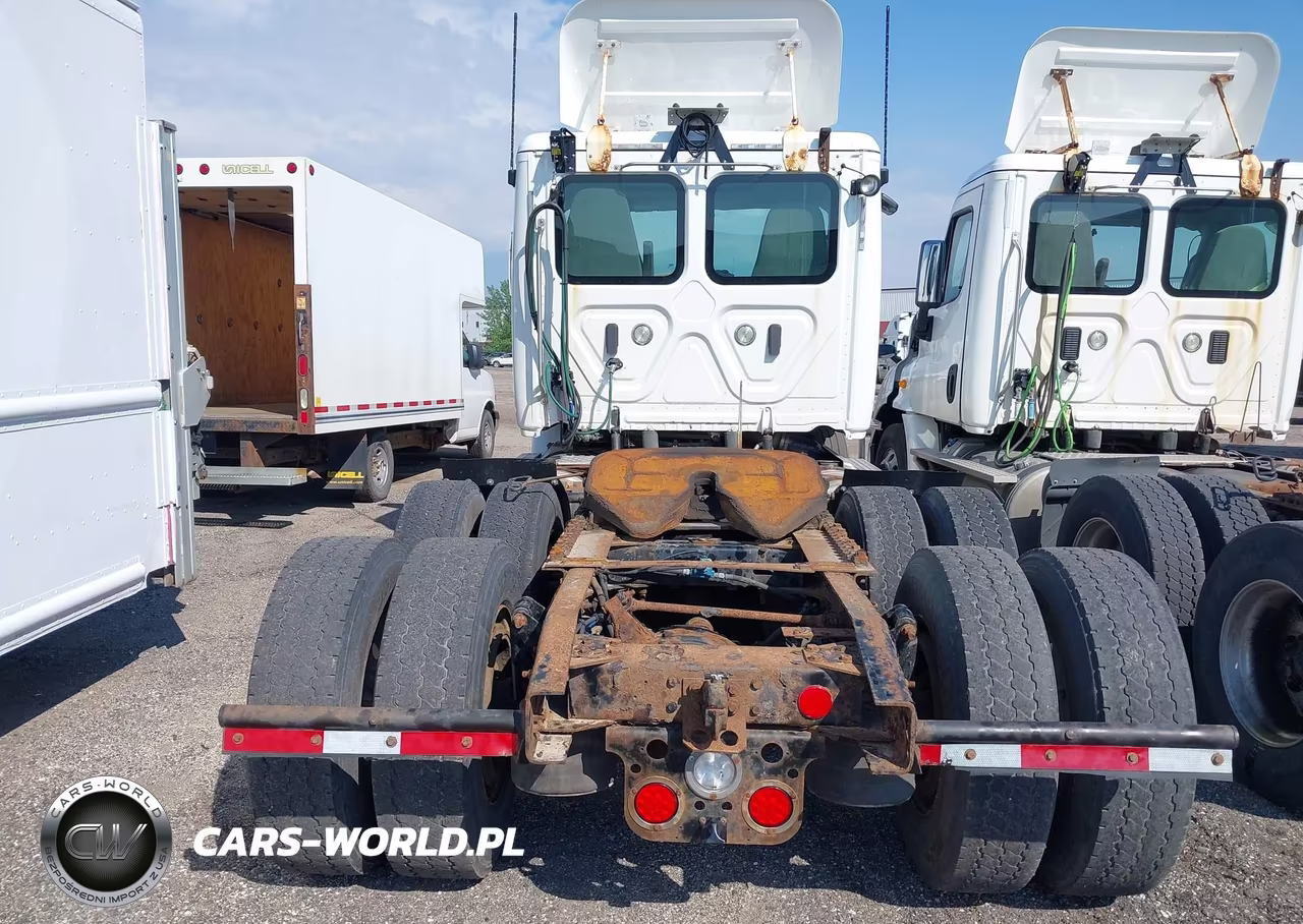 2013 Freightliner Cascadia 113 VIN:1FUJGBDV5DLBW4247 - 15