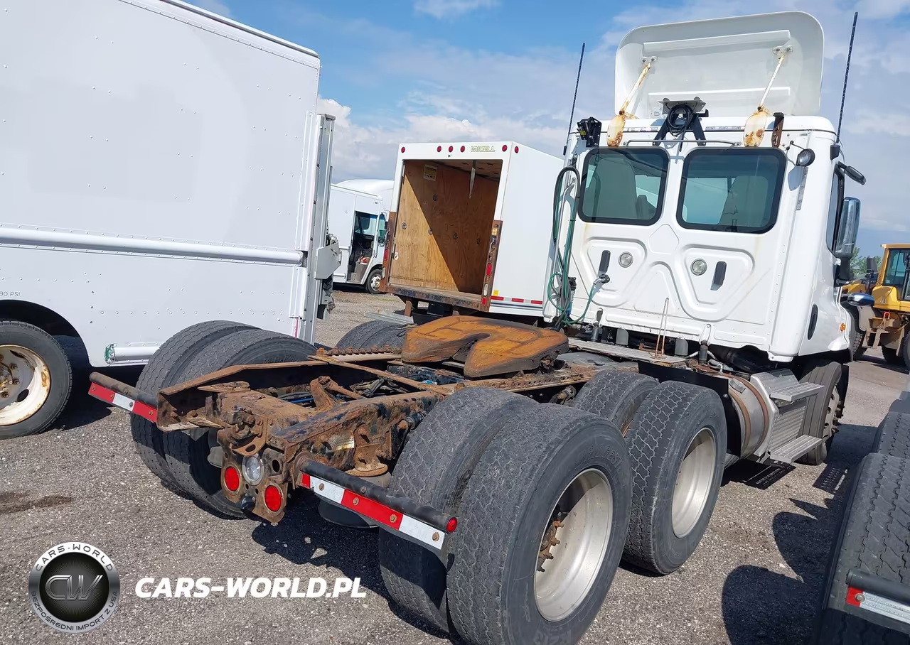 2013 Freightliner Cascadia 113 VIN:1FUJGBDV5DLBW4247 - 4