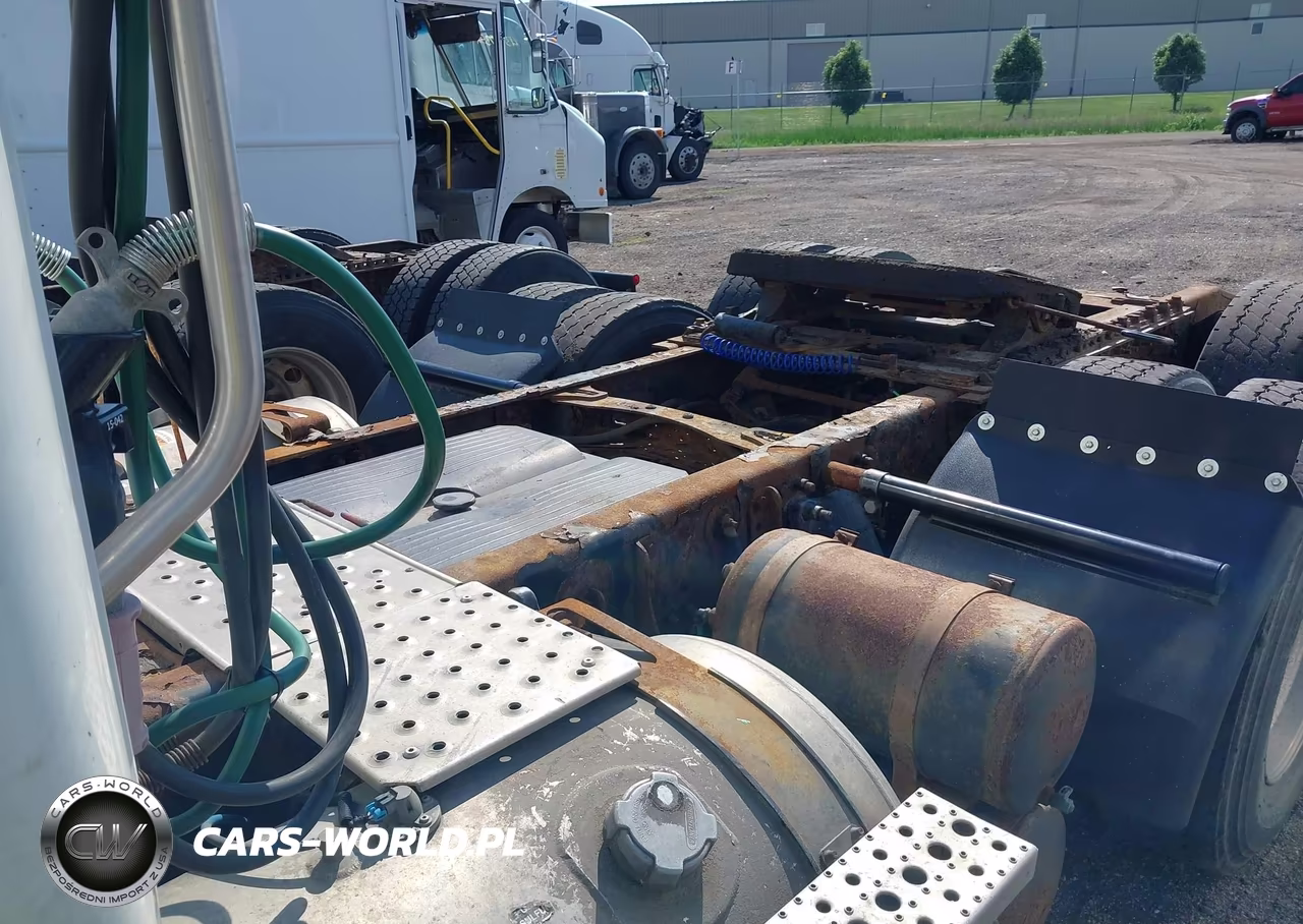 2013 Freightliner Cascadia 113 VIN:1FUJGBDV5DLBW4247 - 7