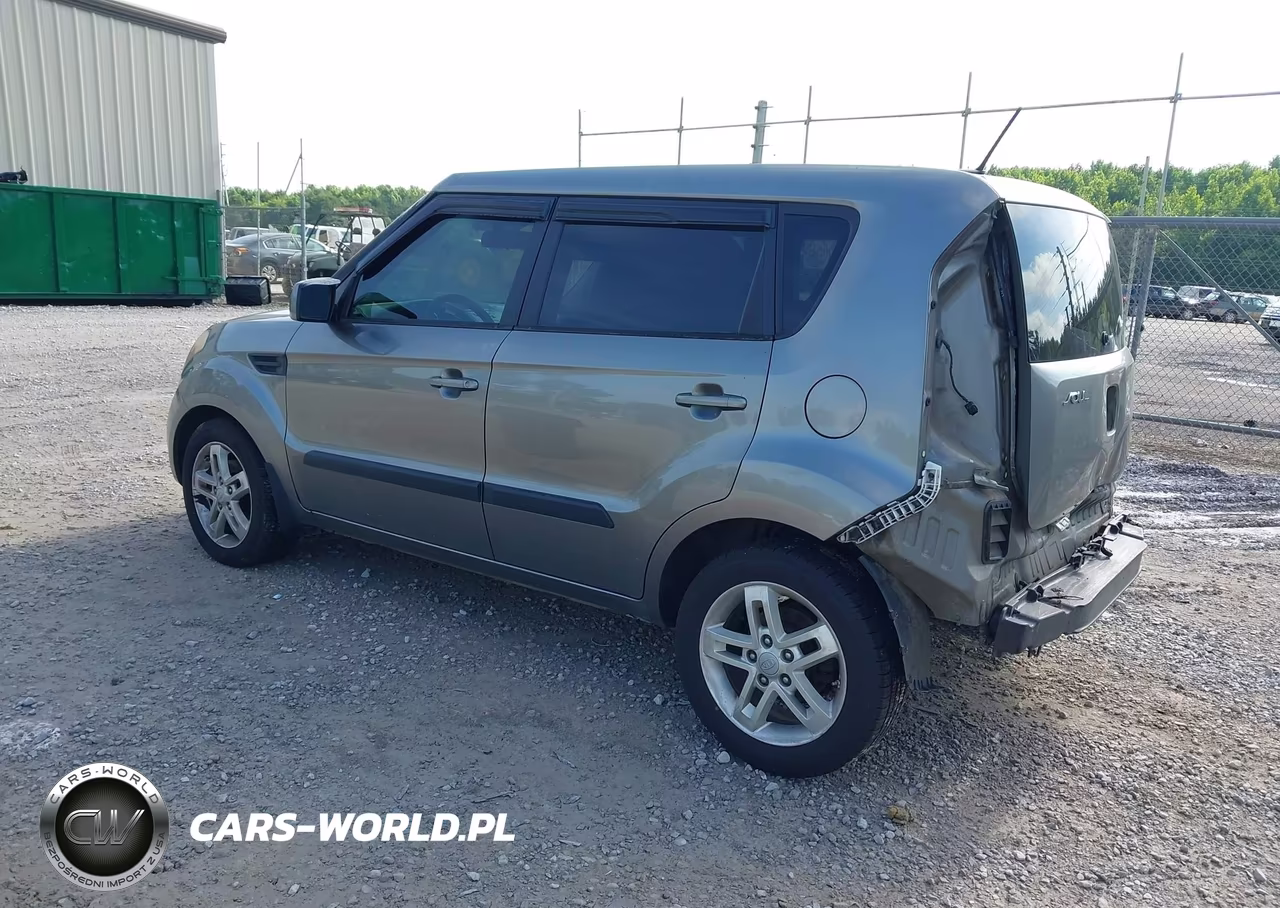 2011 Kia Soul + VIN:KNDJT2A27B7340540 - 3
