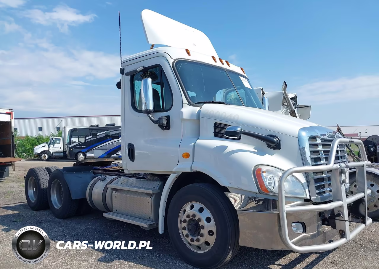 2013 Freightliner Cascadia 113 VIN:1FUJGBDV0DLBW3989 - 11